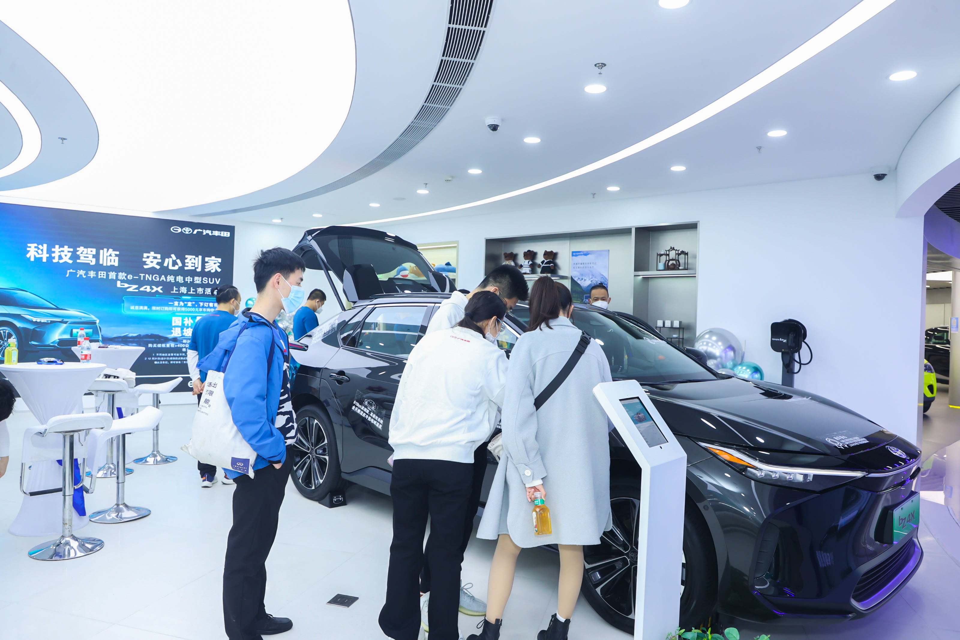 科技驾临，安心到家 广汽丰田bZ4X全国到店上市