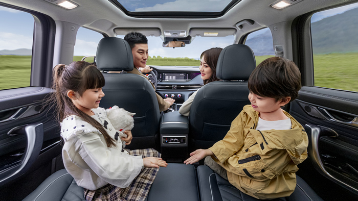 “大家庭智能七座车SUV”—长安汽车CS95PLUS隆重上市，起售价17.59万