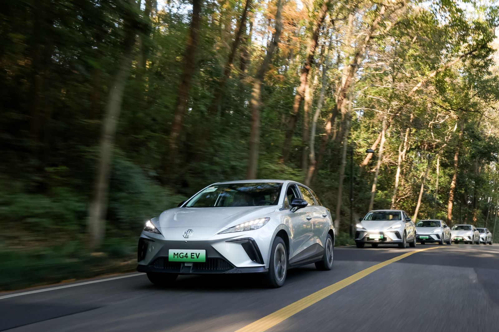 十万的电车、二十万的品质 MG4 EV定义两厢电轿价值新标准