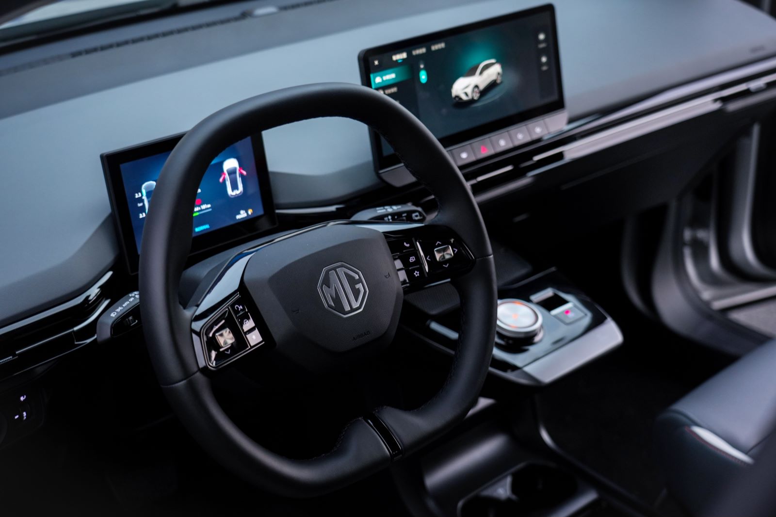 十万的电车、二十万的品质 MG4 EV定义两厢电轿价值新标准