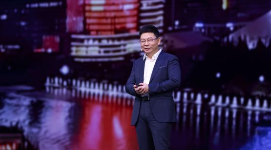 鸿蒙智行家族再添新成员，“第五界”SAIC尚界正式登场