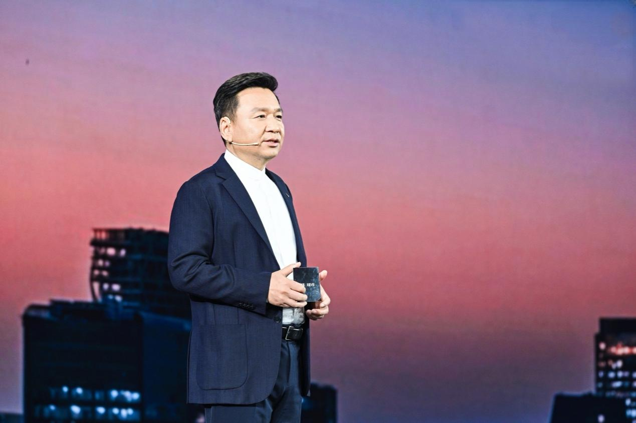 极狐问道V9预售补贴价21.99万起，颠覆旗舰MPV价值标准